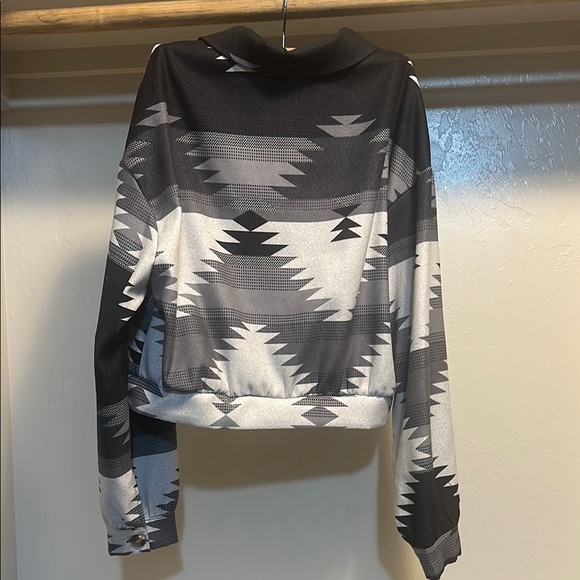 SHEIN Black and Gray Patterned Jacket - Picture 5 of 5